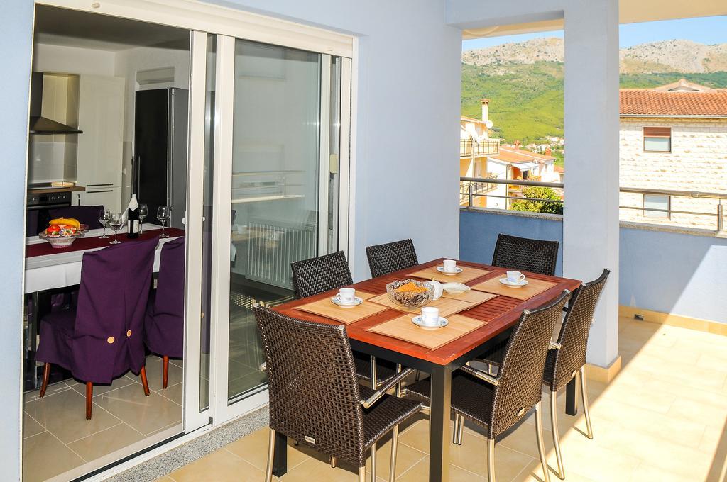 Apartments Anamarija Split Bagian luar foto
