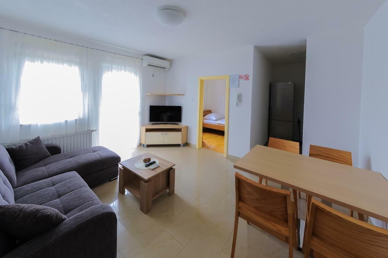 Apartments Anamarija Split Bagian luar foto