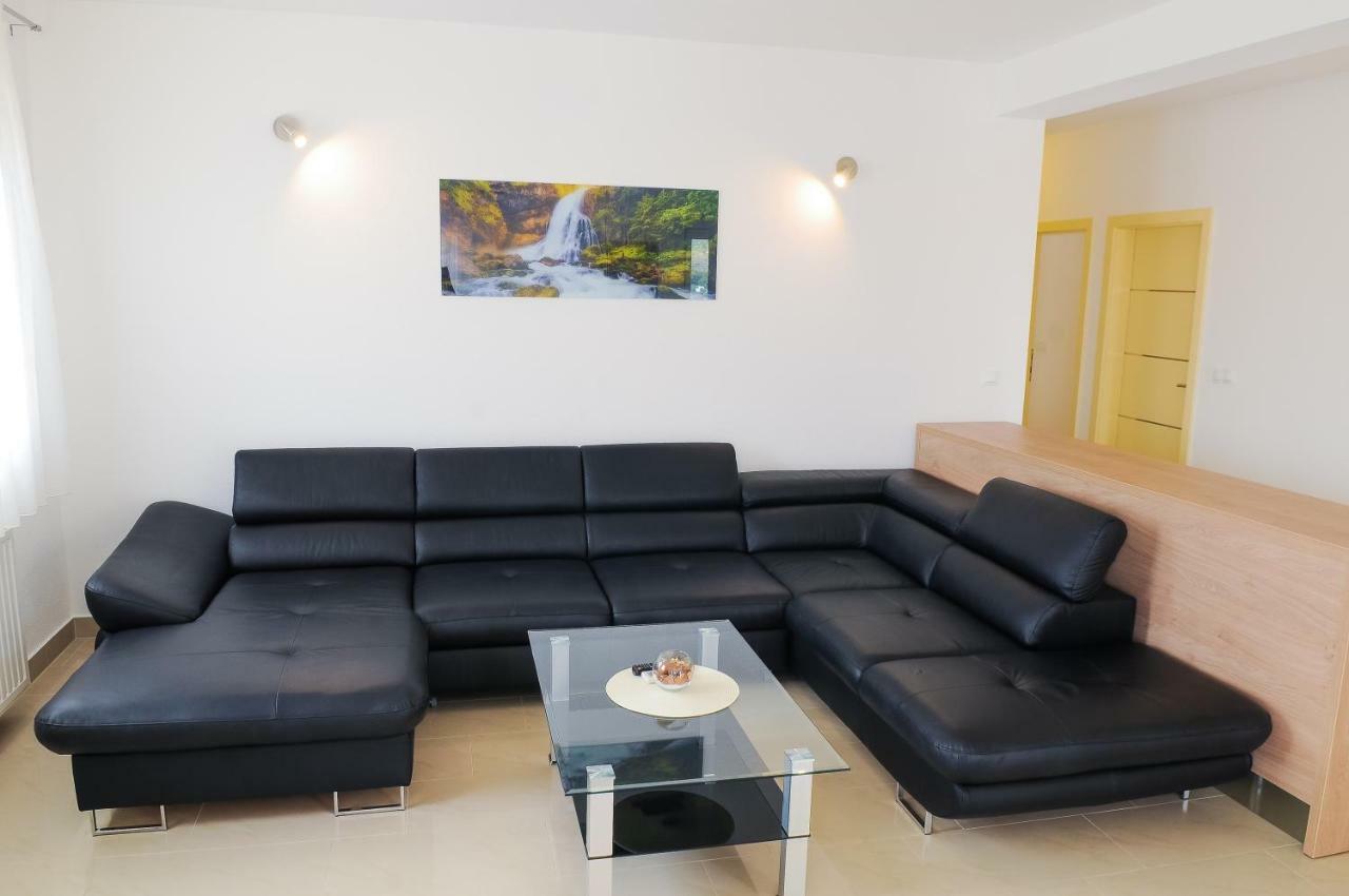 Apartments Anamarija Split Bagian luar foto