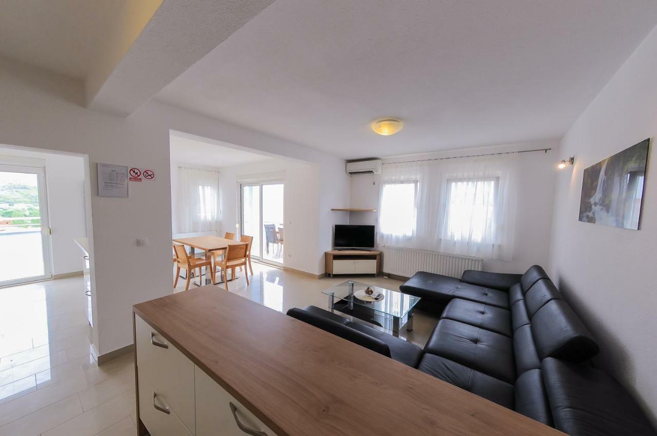 Apartments Anamarija Split Bagian luar foto